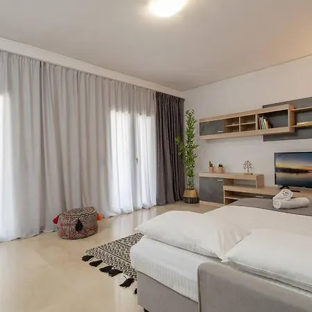 Stefanos Chania * חאניה