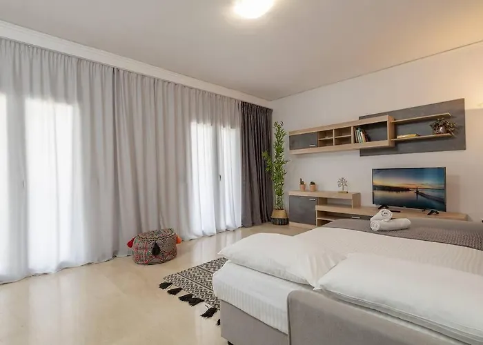 Stefanos Chania * חאניה